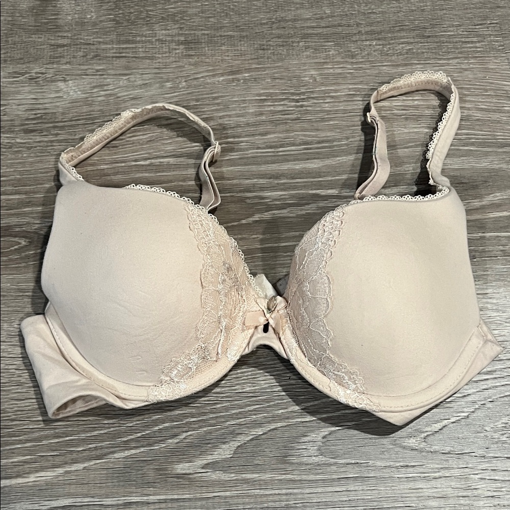 Victoria's Secret Cream Lace Bra